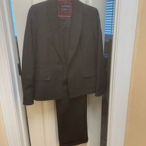 evan-picone blazer and pants